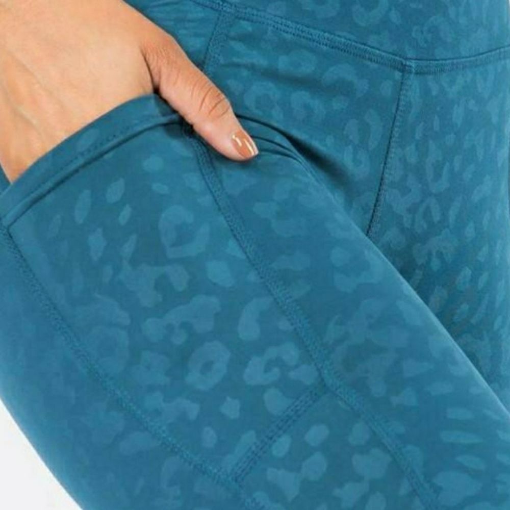 High Waisted Leopard Print Teal Athletic Leggings NWT - Picture 3 of 10
